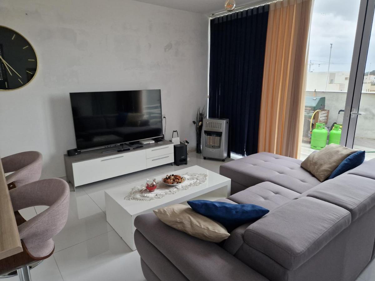 Town Pent House Apartment Luqa Exterior photo