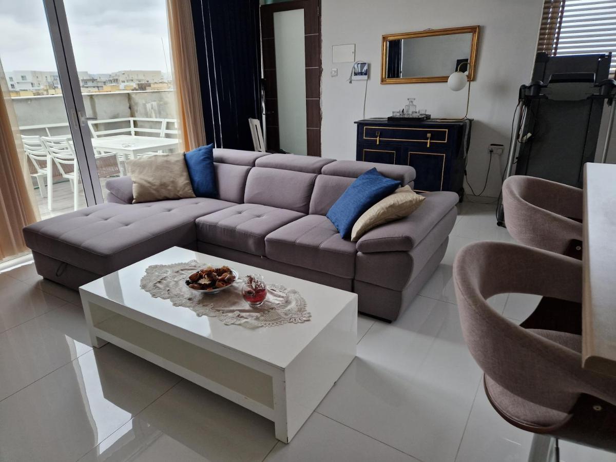 Town Pent House Apartment Luqa Exterior photo