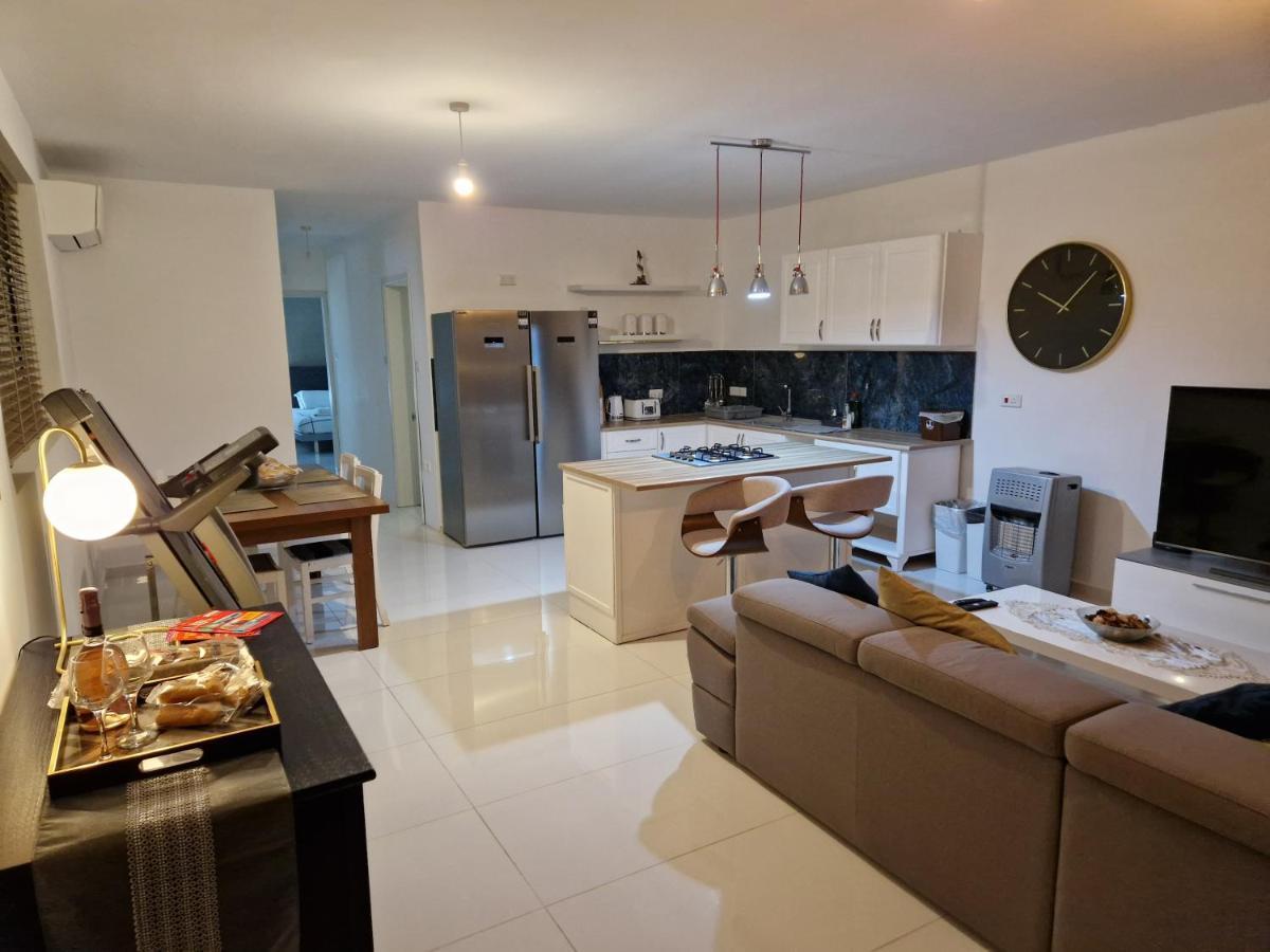Town Pent House Apartment Luqa Exterior photo