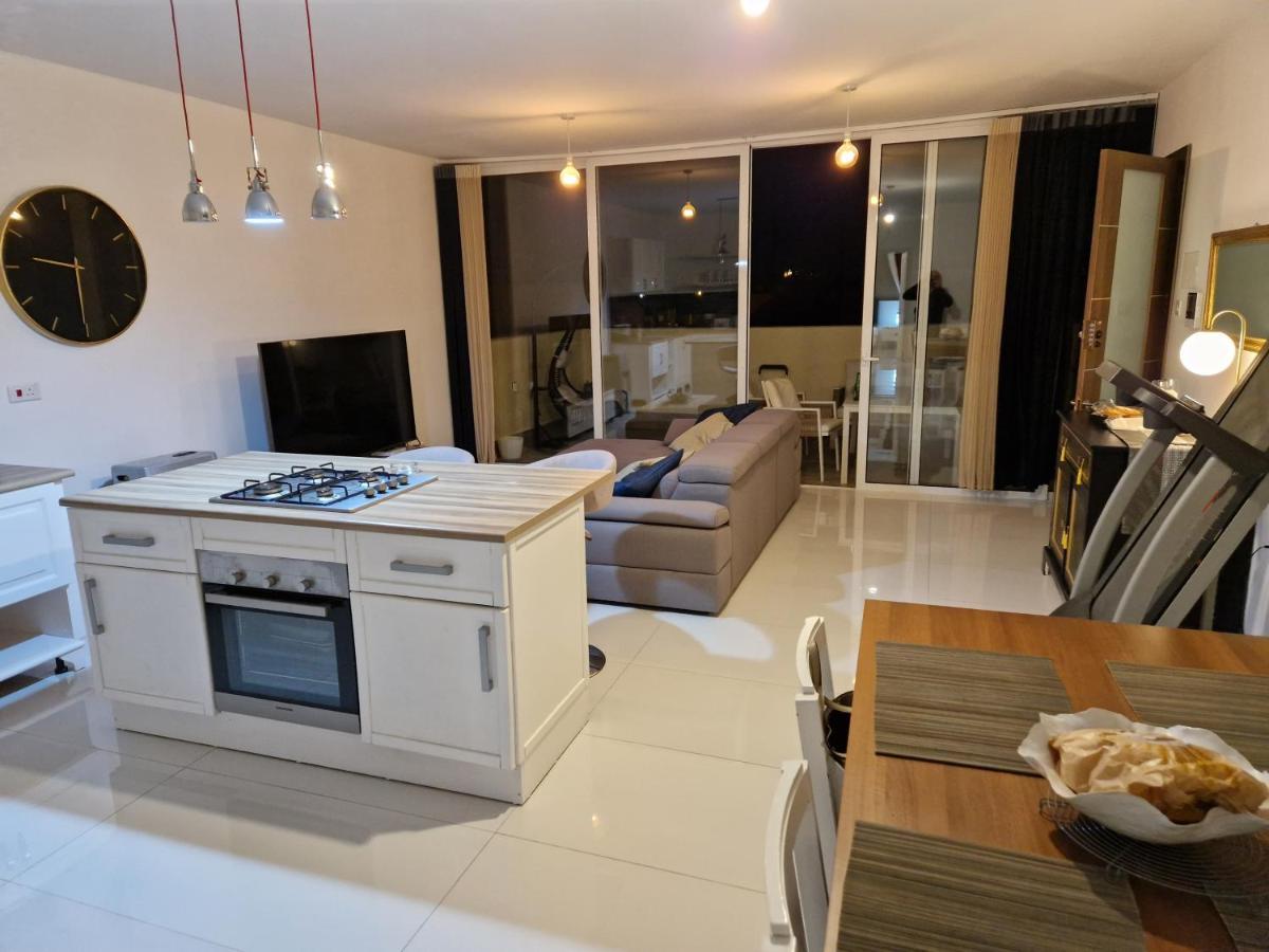 Town Pent House Apartment Luqa Exterior photo
